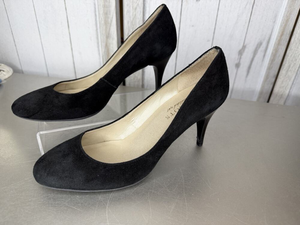 Talbots Black Suede Pumps Round Toe Stiletto Heels Classic Size 6.5